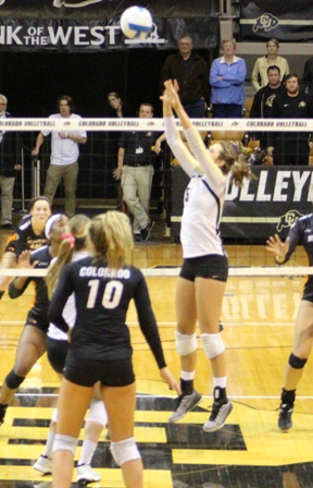 Colorado volleyball - Nicole Edleman and Cierra Simpson - learning by teaching